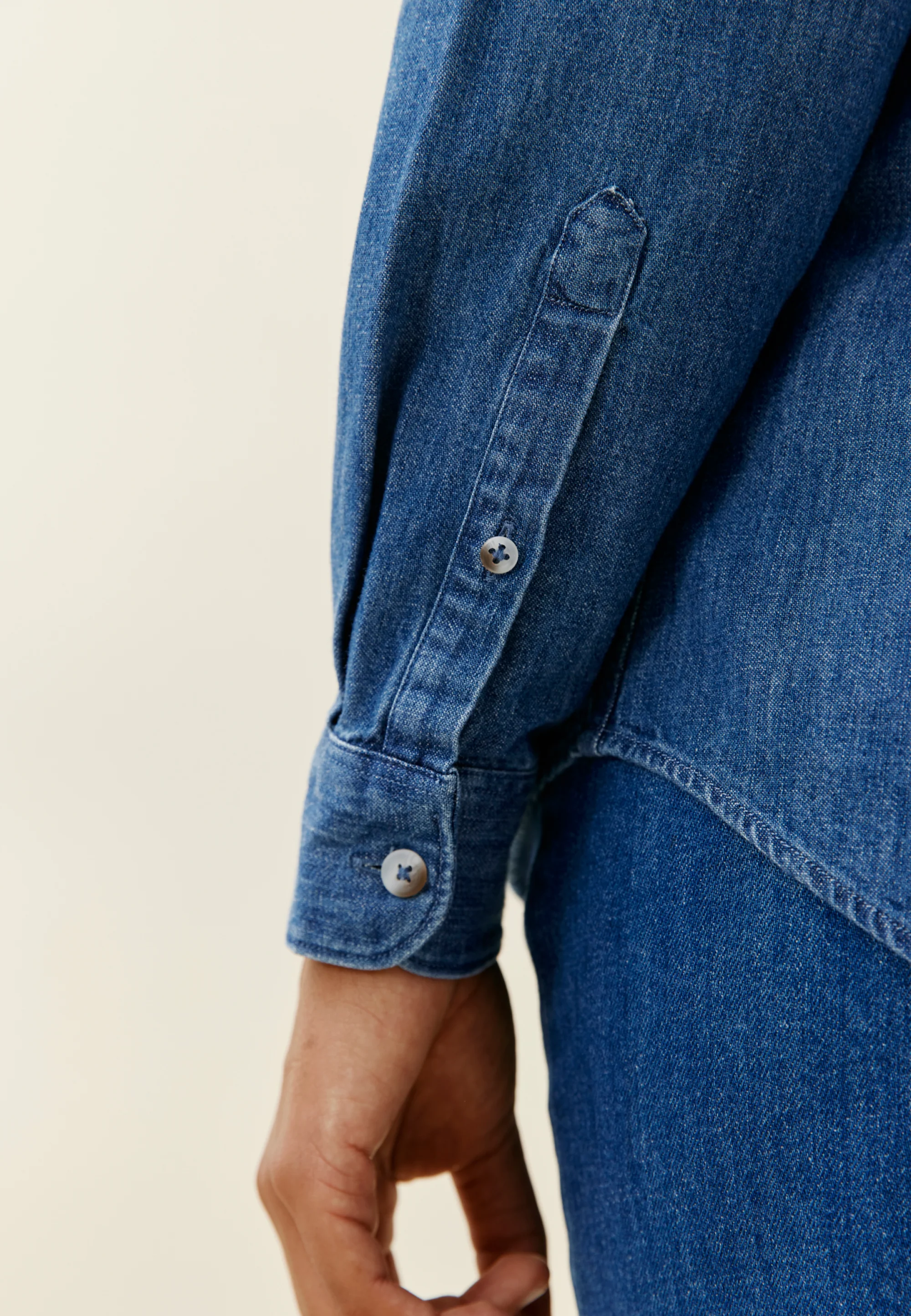La chemise en jean - Image 13