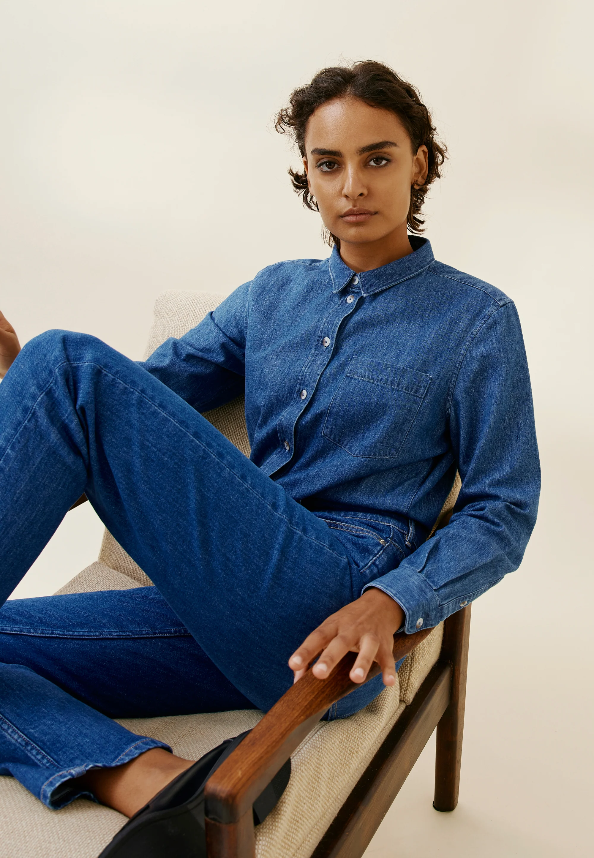 La chemise en jean - Image 9